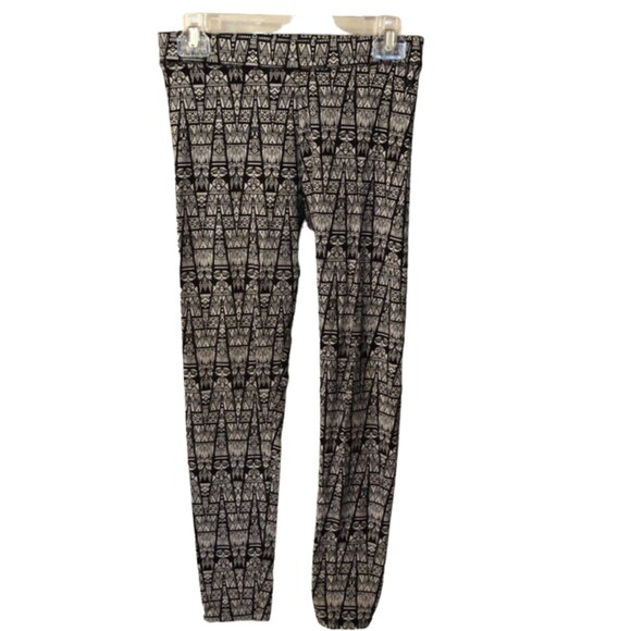 PINK VICTORIA'S SECRET MEDIUM BLACK AND WHITE AZTEC PRINT COTTON BLEND LEGGINGS - Picture 1 of 5